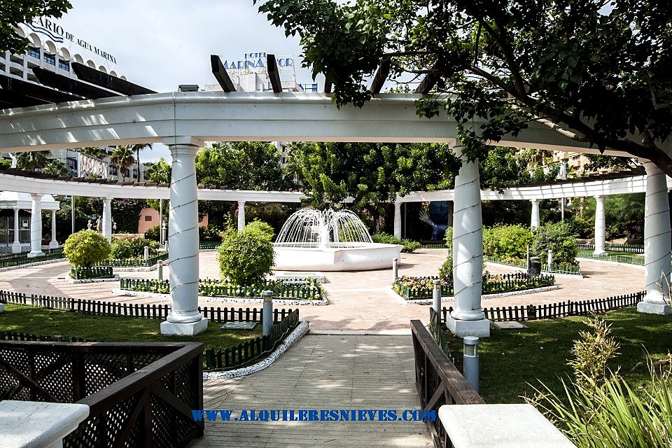 Fuente en los jardines de Magic World