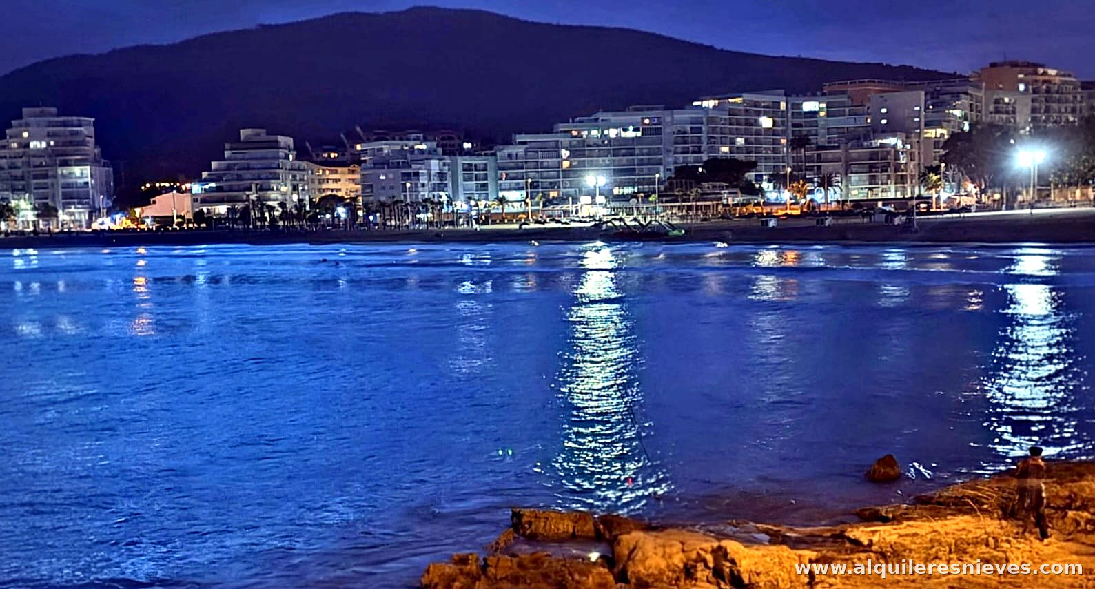Costa de Oropesa del Mar al anochecer