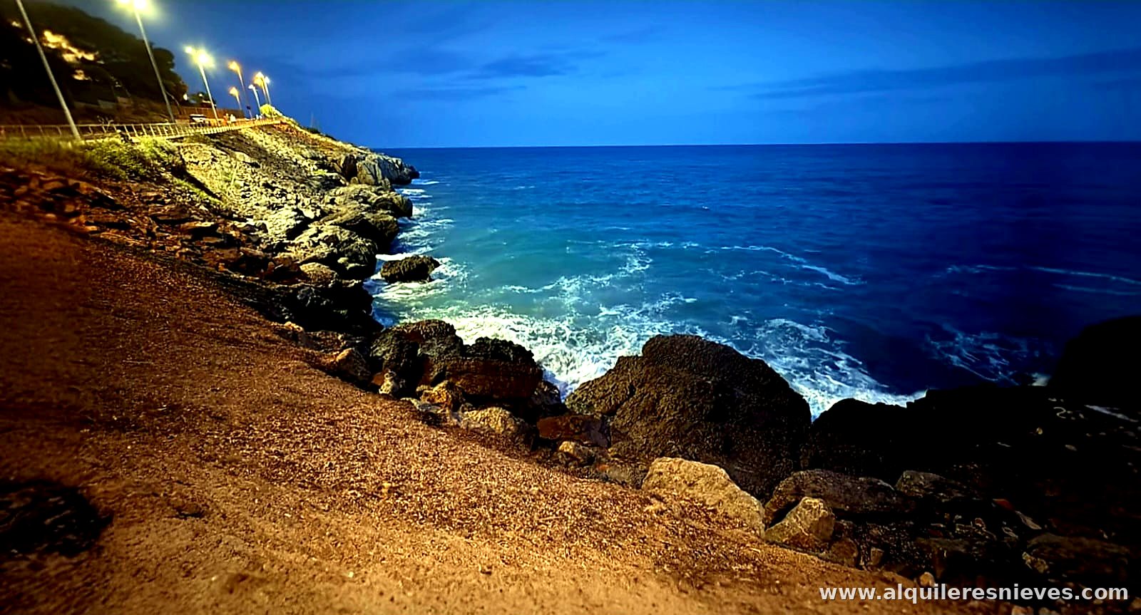 Costa de Oropesa del Mar al anochecer